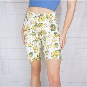 🍓VINTAGE 90s HIGH WAISTED FLORAL JEAN SHORTS🍓